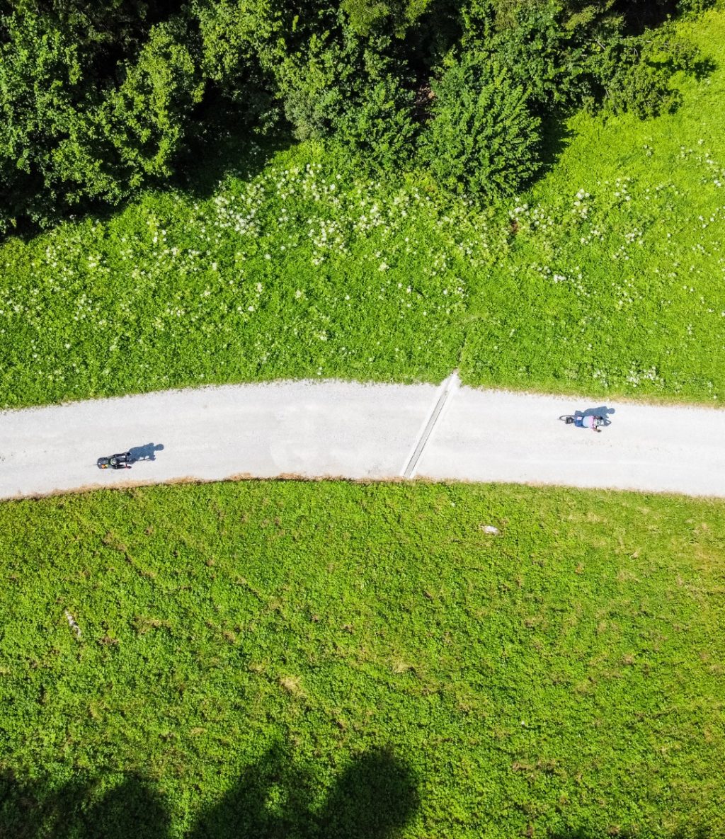 Up in the sky 🔭It's a long road. It's just as long when there are a duo, but it will make the hard times easier.Registering as a duo in bio.#meetyourlimits ___It's a long road. It's just as long when there are a duo, but it will make the hard times easier.Registering as a duo in bio.#meetyourlimits 📷 @kuva.swiss