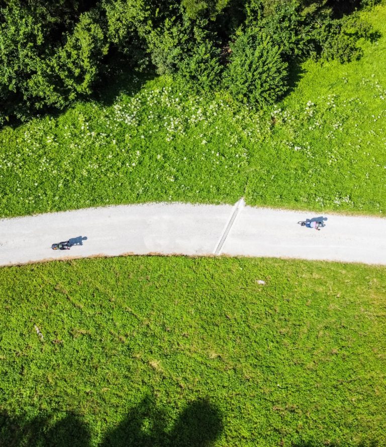 Up in the sky 🔭It's a long road. It's just as long when there are a duo, but it will make the hard times easier.Registering as a duo in bio.#meetyourlimits ___It's a long road. It's just as long when there are a duo, but it will make the hard times easier.Registering as a duo in bio.#meetyourlimits 📷 @kuva.swiss